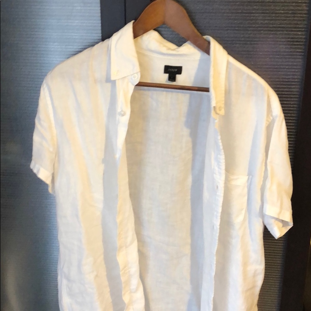 White linen button down short sleeve shirt
